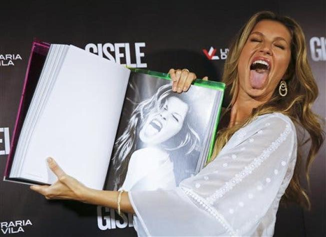 Supermodelo Gisele Bundchen lanza libro de fotos en Brasil