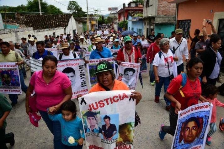 Ombudsman mexicano acusa a fiscalía de desatender caso de los 43 estudiantes
