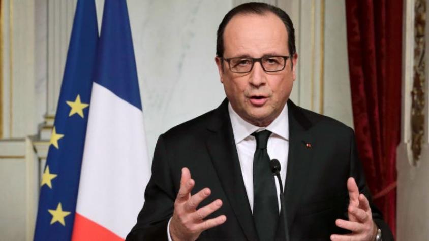 Hollande promete destruir al Estado Islámico y reafirma que Francia "no cederá al miedo ni al odio"