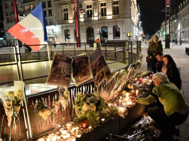 Familiares de las víctimas chilenas de los atentados llegan a París