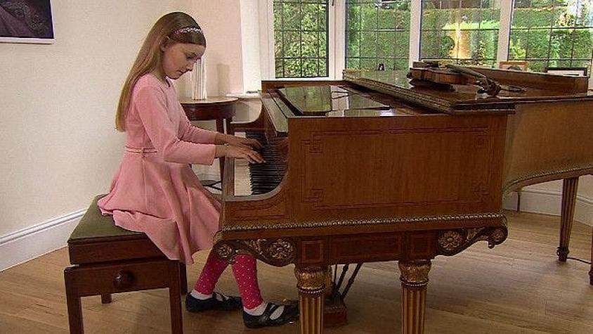 Alma Deutscher, la niña prodigio de 10 años que compone óperas con una "cuerda mágica"