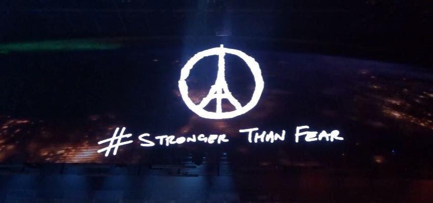 "Más fuertes que el miedo": El homenaje de U2 a las víctimas de los ataques en Francia