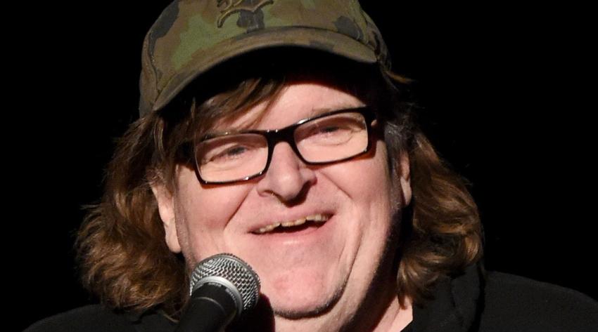 Cineasta estadounidense Michael Moore abre su hogar para refugiados sirios