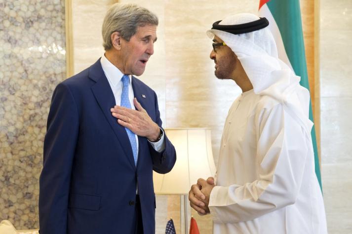 John Kerry debate sobre la paz en Siria con dirigentes de Emiratos Árabes