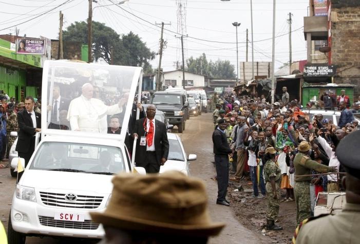 El Papa denuncia "nuevas formas de colonialismo" en África