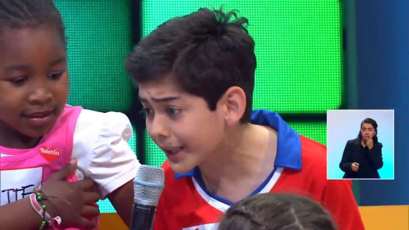 [VIDEO] Teletón: El niño que sueña con relatar un partido de la Roja