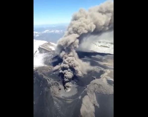 [VIDEO] Volcán Copahue presenta erupción en medio de alerta amarilla en Biobío