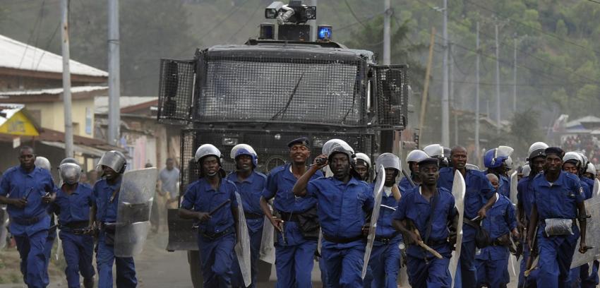 Atacan dos campamentos militares junto a la capital de Burundi