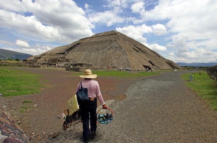 Túnel secreto podría dar con el paradero de los restos perdidos de dos reyes aztecas