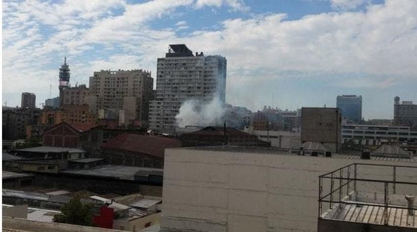 Se registra incendio en antiguo edificio de Santiago Centro