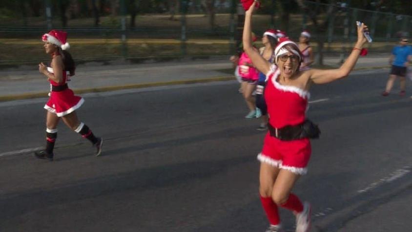 [VIDEO] Venezolanos participaron de corrida vestidos de Santa Claus