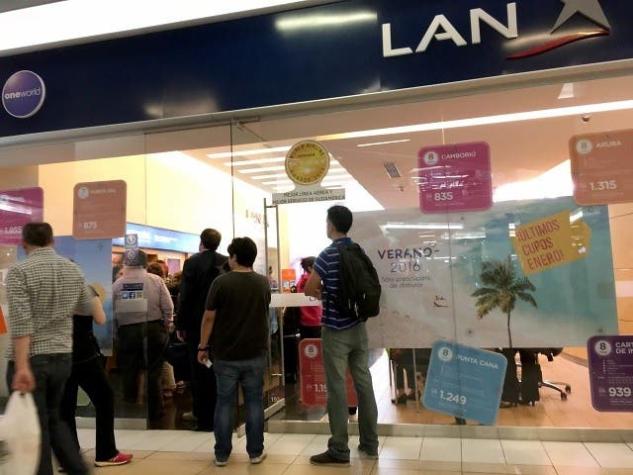 Paro DGAC: LAN anuncia "vuelos especiales" el fin de semana para pasajeros afectados