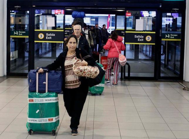 LAN continúa sin operaciones en 12 aeropuertos de Chile por paro de la DGAC