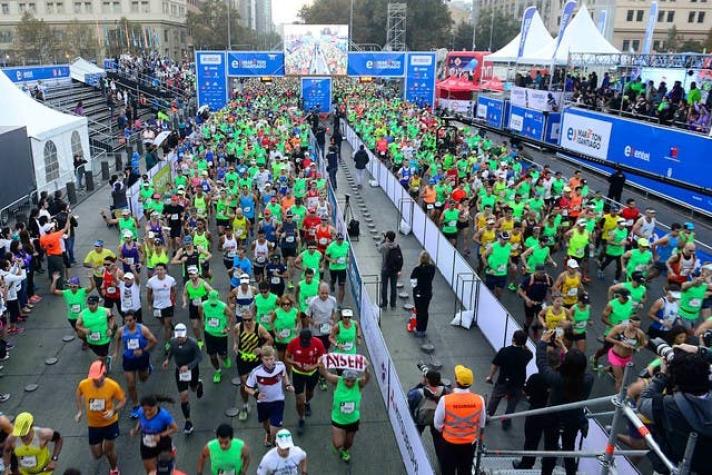 [VIDEO] Maratón de Santiago en medio de la polémica: La prueba no será oficial