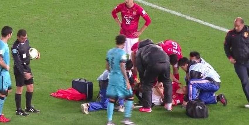 La escalofriante lesión de un jugador del Guangzhou ante Barcelona de Bravo