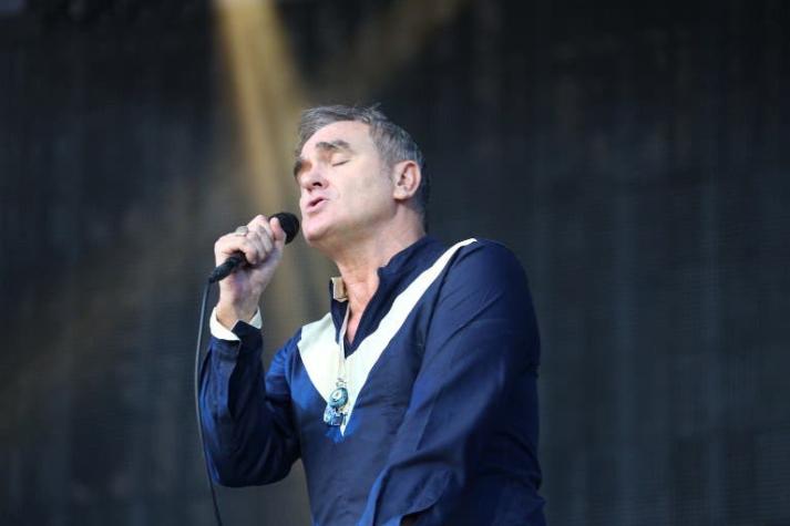 Morrissey interpreta el popular tema andino "El Cóndor Pasa" en su vuelta a Perú