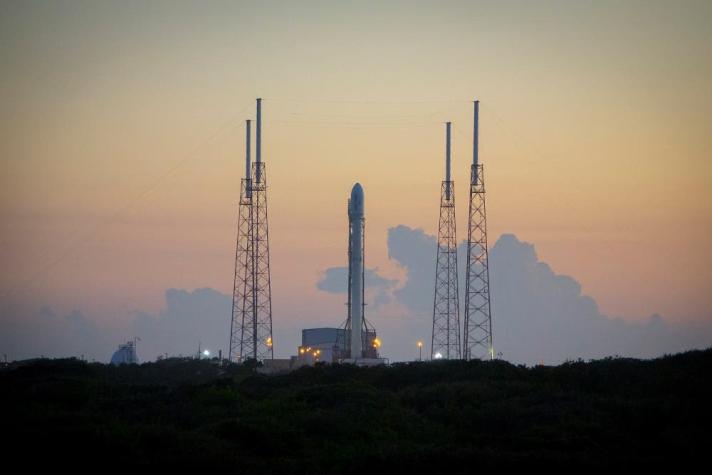 SpaceX pospone el lanzamiento de cohete Falcon 9 al lunes