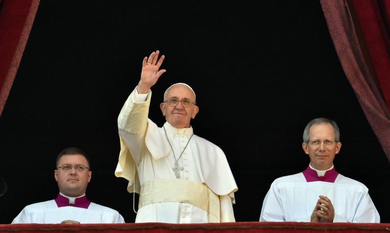 Papa Francisco celebra el "Urbi et Orbi" y pide por el fin de las guerras en Siria y Libia