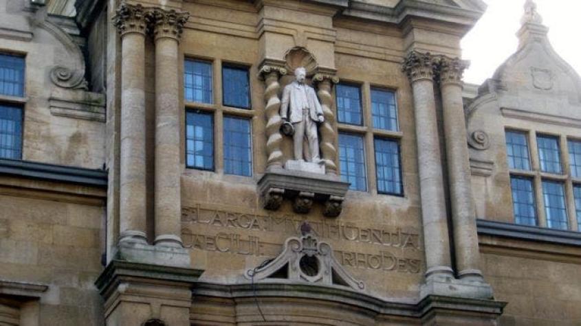 La controvertida estatua que quieren derribar en la Universidad de Oxford