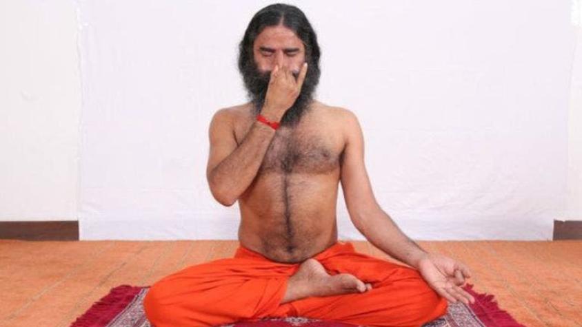 El gurú indio de yoga convertido en jefe de una exitosa empresa
