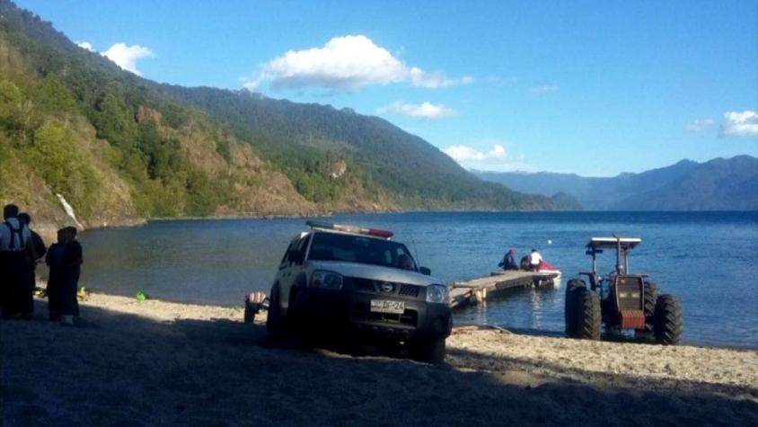Equipos aéreos se sumarán a búsqueda desaparecidos en lago Riñihue