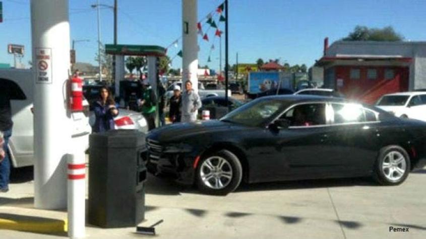 Por qué Pemex vende gasolina en EE.UU. a la mitad del precio que en México