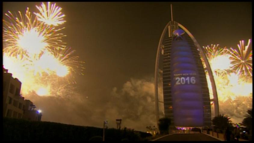 [VIDEO] Dubái: Así fue el espectacular show de luces que dio la bienvenida al 2016