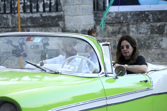 [VIDEO] Ozzy Osbourne pasea por La Habana en un convertible
