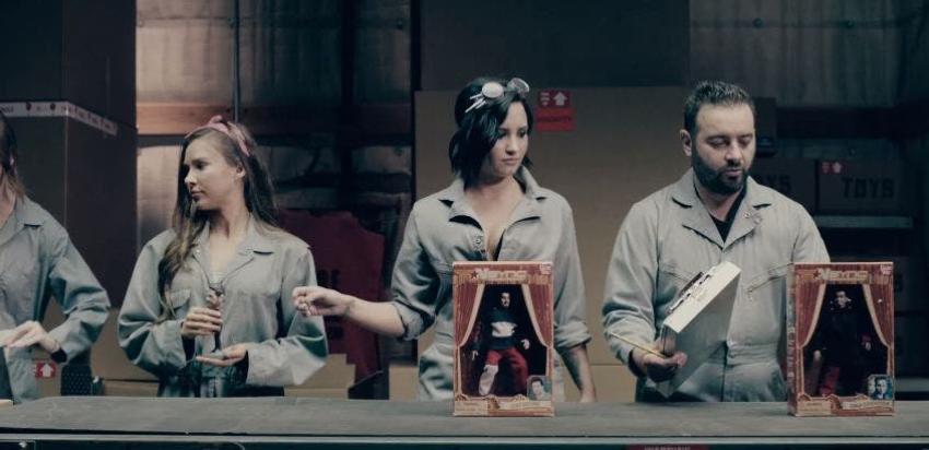 [VIDEO] Fall Out Boy y Demi Lovato se unen para rescatar un clásico video de 'N SYNC