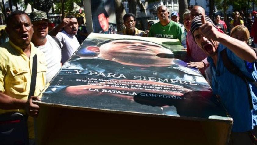 Venezuela: ¿A dónde fueron las imágenes de Chávez que sacó la oposición de la Asamblea Nacional?
