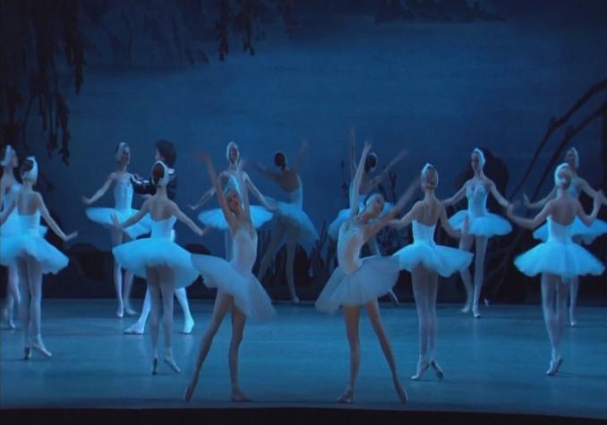 [VIDEO] La imperdible fusión de Joy Division y el ballet del Lago de los Cisnes