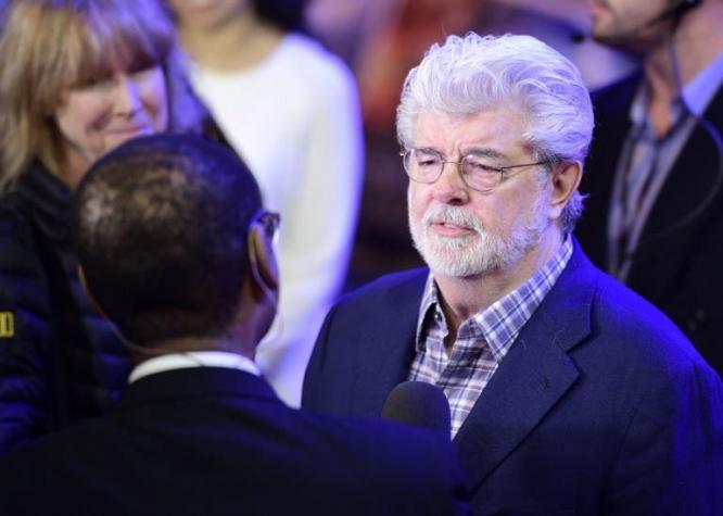 Fanáticos piden que George Lucas vuelva a dirigir Star Wars