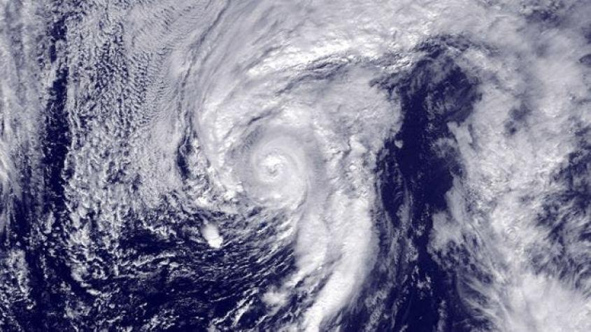 El inusual huracán fuera de temporada en el Atlántico que sorprende a los científicos