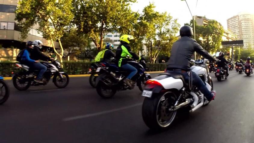 "Motociclistas furiosos" se tomaron las calles de Santigo y ésta es la razón