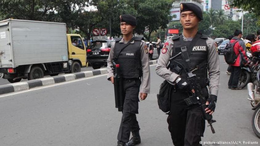Policía indonesia detiene a tres sospechosos de estar relacionados con los atentados de Yakarta