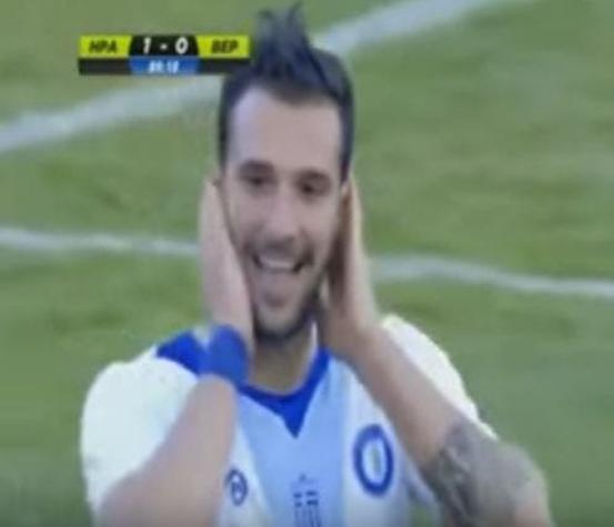 [VIDEO] ¿Qué pasó? El inexplicable fallo ante el arco de jugador griego