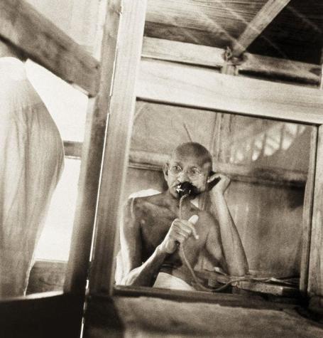 Las imágenes íntimas de los últimos años de Gandhi