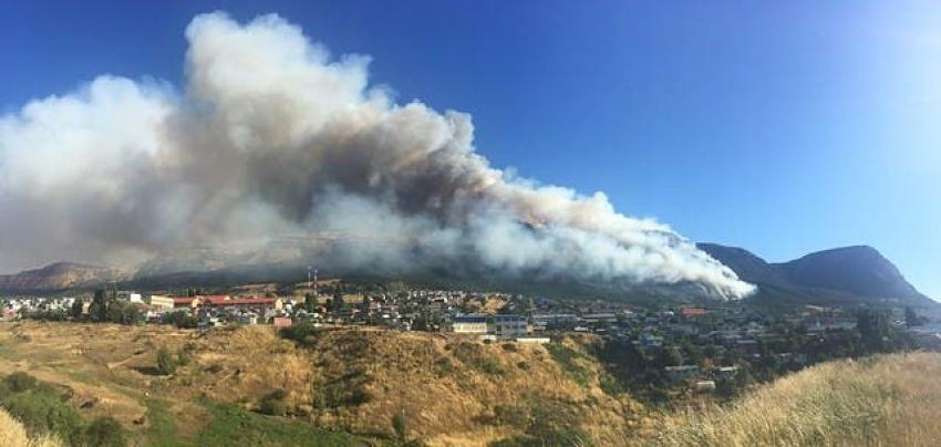 Intendente de Aysén descarta evacuación en lugar cercano a incendio forestal en Coyhaique