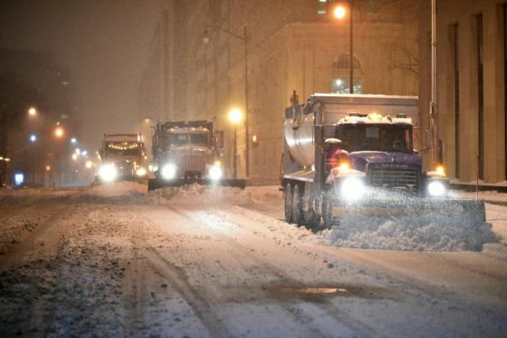 Al menos 9 muertos por accidentes de tránsito es el saldo de la gran tormenta de nieve en EE.UU.