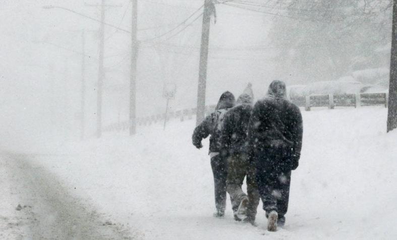 Gigantesca tormenta de nieve cobra 19 vidas en EE.UU.