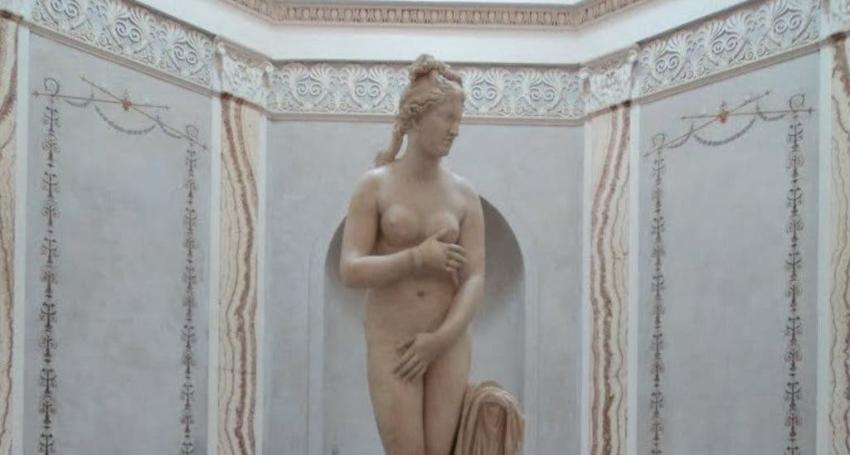 Polémica en Italia por tapar estatuas de desnudos durante visita del presidente iraní