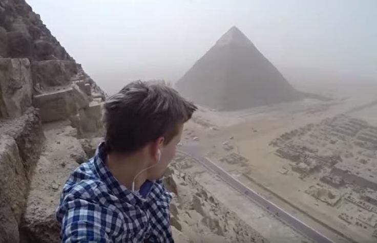 [VIDEO] Joven alemán escala pirámide de Egipto y capta impresionantes imágenes