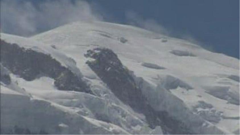 Al menos un muerto y tres heridos graves deja avalancha en los Alpes