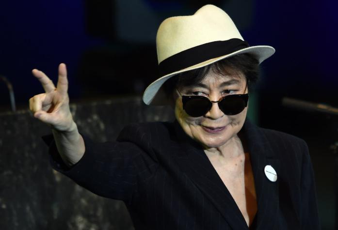 Yoko Ono es internada de urgencia en hospital de Nueva York