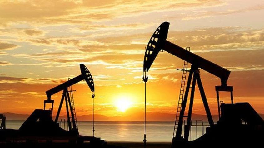 Cuán vulnerables son las “superempresas” petroleras ante la estrepitosa caída del precio del crudo