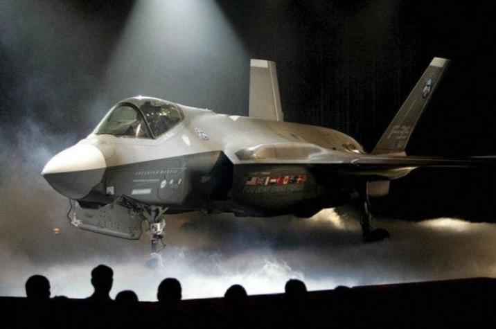 Por qué el avión militar más avanzado de Estados Unidos lleva 15 años en construcción