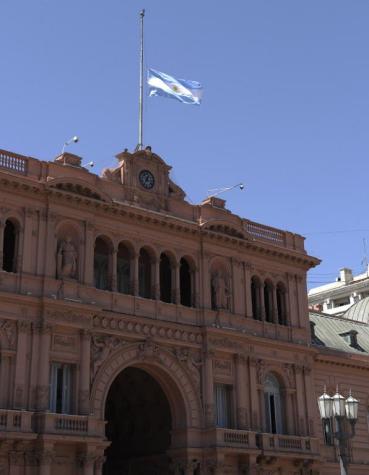 Gobierno argentino presenta oferta de pago a los fondos buitres