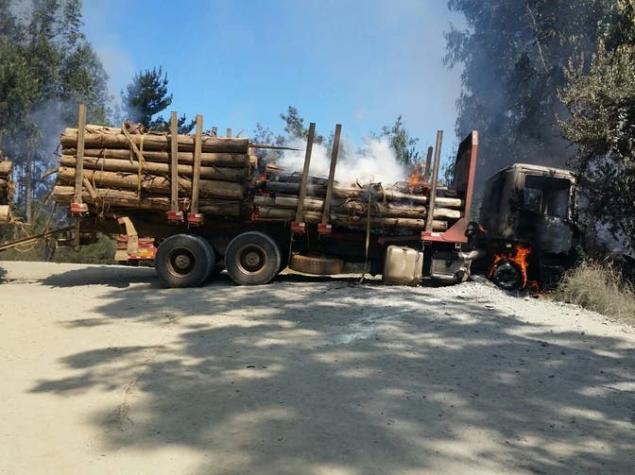 Biobío: Tres camiones quemados en nuevo ataque incendiario