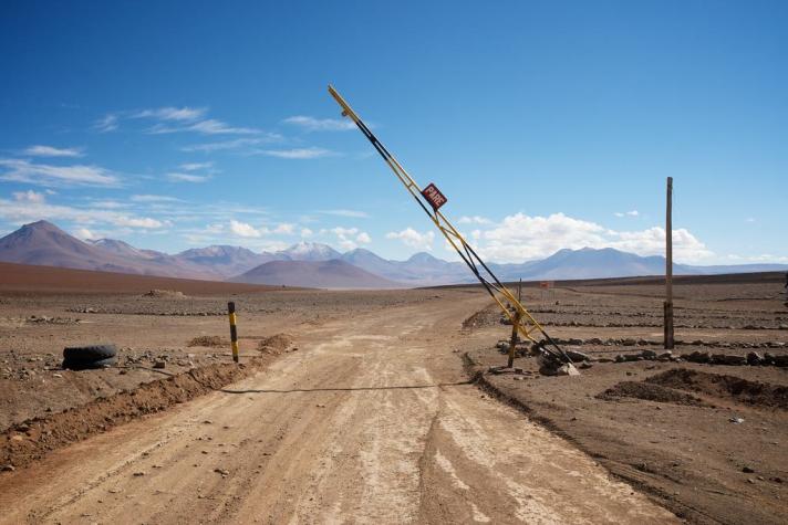 Bolivia acusa que mineras chilenas estarían explotando agua cerca de la frontera