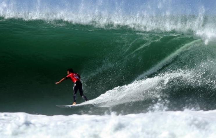 Chileno dirá presente en el campeonato más importante del surf mundial